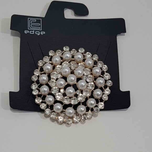 Pearl Round Brooch - Picture 1 of 3